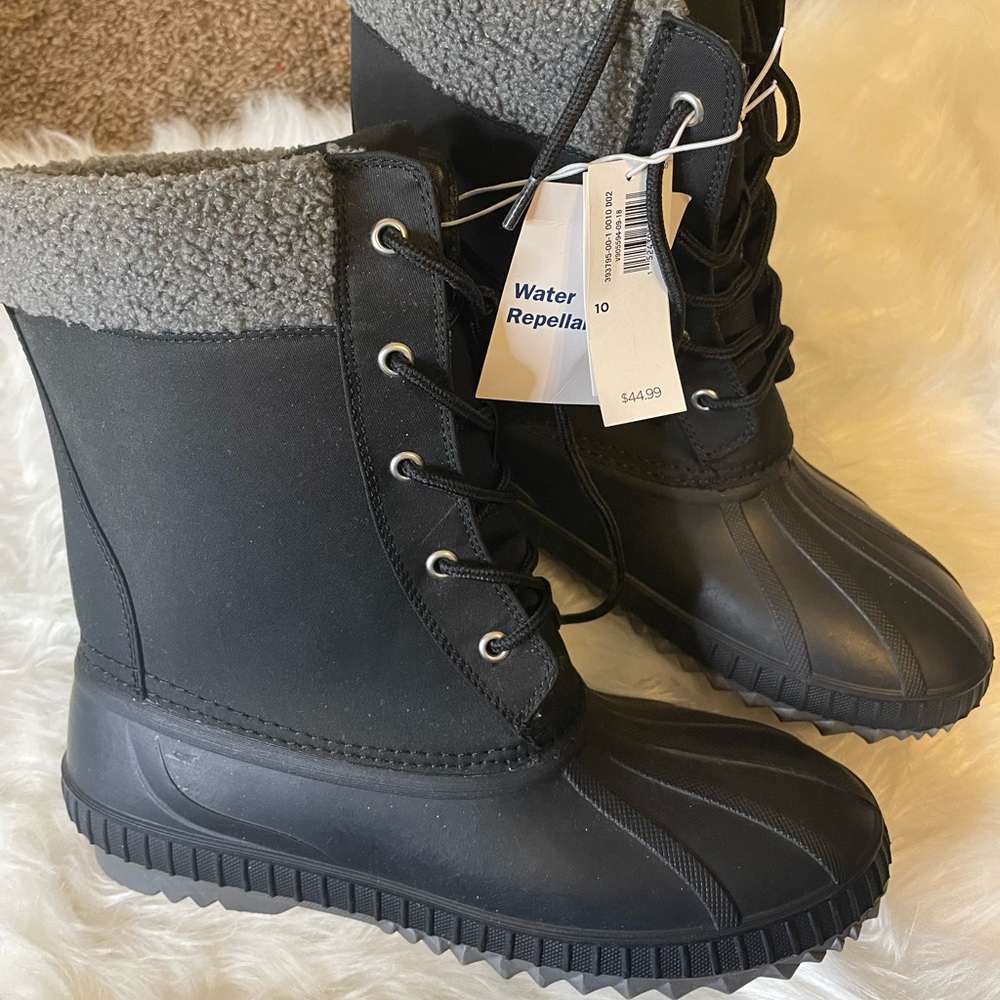 Old Navy Snow boots (10 w)
